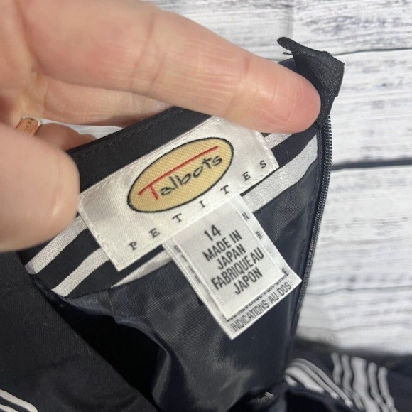 Talbots Skirt size 14 Pet Black White Striped Straight Church Career Above Knee - Picture 11 of 11